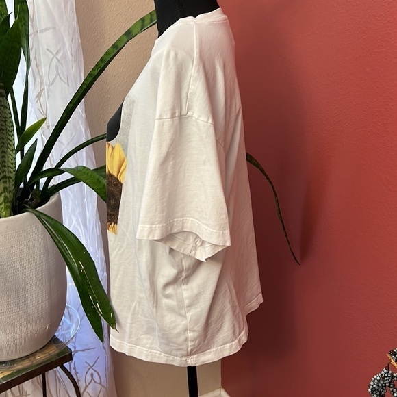 H&M Disney Collaboration Mickey Mouse Sunflower Tee Shrit Size S - Picture 4 of 6